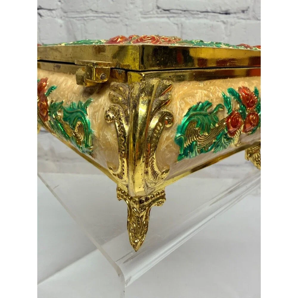 Vtg Jewelry Box Metal Enamel Christmas Scene Footed  Santa Sleigh Russian Troika
